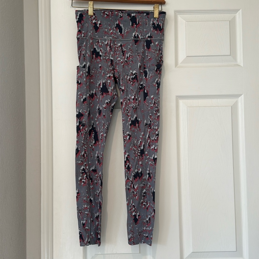 Lululemon leggings size 6 worn ones excellent condition